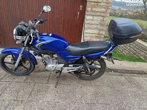 YAMAHA 125 YBR BLEUE