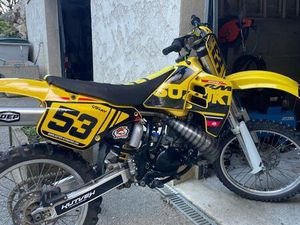 SUZUKI 250 RM