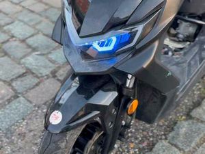 ② SYM AVEC 4 VERSIONS COMPLÈTES