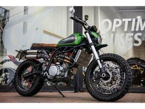 CCM MAVERICK LOW MILES ! COLLECTOR ! STUNNING