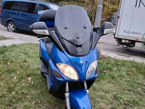 ② MOTO PIAGGIO X9 125 CC ZEER GOEDE STAAT