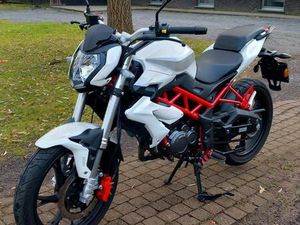 ② BENELLI BN 125 2018