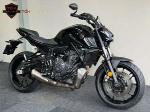 YAMAHA MT-07 PURE ZWART