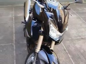 KAWASAKI Z1000,PRETA MUITO NOVA 78MIL KILOMETROS RODADOS. ÁGUAS SANTAS