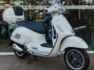 VESPA GTS 300 SUPER