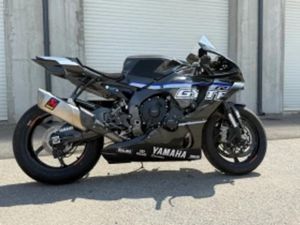 YAMAHA YZF-R1 R1