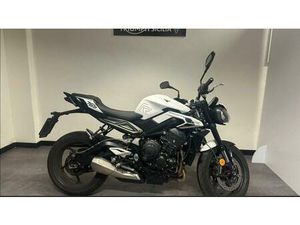 VENDO TRIUMPH STREET TRIPLE 765 R (2023 - 25) USATA A CATANIA (CODICE 9904994) - MOTO.IT