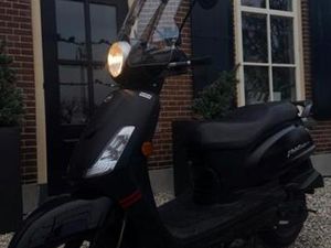 SYM FIDDLE 2 (II) (OPTIONEEL MET KETTINGSLOT EN HELM) — SCOOTERS | SYM — MARKTPLAATS