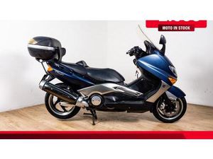 VENDO YAMAHA T-MAX 500 BLACK MAX (2006 - 07) USATA A ROZZANO (CODICE 9904951) - MOTO.IT