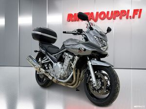 A-KORTTI - SUOMI PYÖRÄ, ABS, ISTUMAPAIKAT KAHDELLE