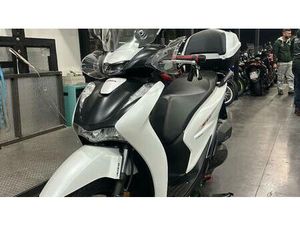 VENDO HONDA SH 150I (2024 - 25) USATA A GENOVA (CODICE 9904580) - MOTO.IT
