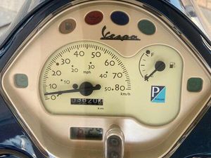 GEPFLEGTE VESPA LX50 MIT WENIG KM ZU VERKAUFEN
