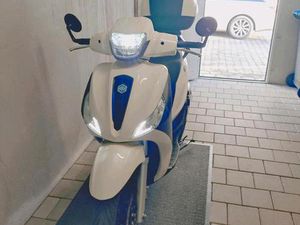 125 CCM PIAGGIO MEDLEY 125 S ROLLER SPEZIALUMBAU EINZIGARTIG