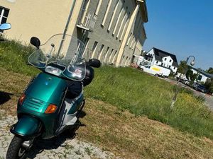 PIAGGIO SKR 125 2-TAKT VIELES NEU!