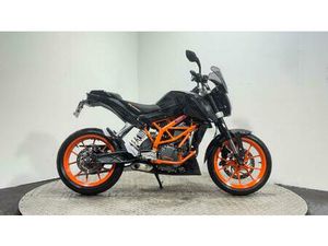 KTM 390 DUKE 2014 FULL HISTORY ONLY 5K VERY CLEAN A2 READY NAKED BIKE 390 CC 373 CC