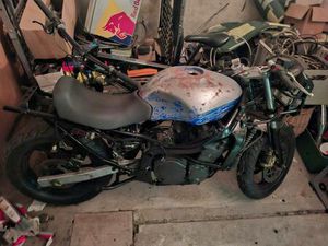 MOTORRAD 600ER SUZUKI GSXF PROJECKT AUFGABE