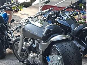 VZR 1800 CUSTOMIZING 300ER HINTERRAD