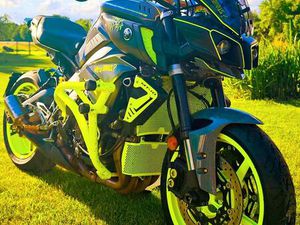 YAMAHA MT-10 EINZELSTÜCK TOP ZUSTAND