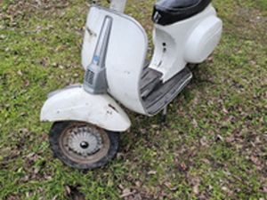 VESPA 50 SPECIAL 4 MARCE CON LIBRETTO