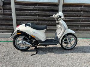 ② PIAGGIO LIBERTY DELIVERY B KLASSE MET NIEUWE BANDEN