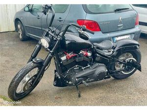 HARLEY DAVIDSON STREETBOB 107