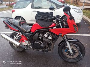 YAMAHA FZS 600 FAZER