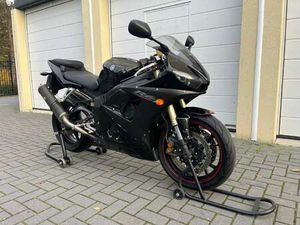 BLACK RAVEN MET LAGE KILOMETERSTAND