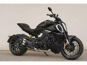 DIAVEL V4 2025 KM 2000