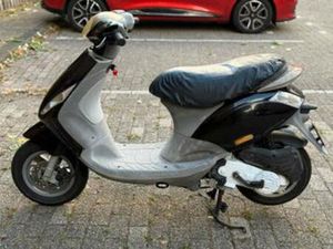 PIAGGIO ZIP 100CC MOTORZIP M25 — SCOOTERS | PIAGGIO — MARKTPLAATS