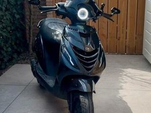 PIAGGIO ZIP 50CC 4T 2V FULL OPTION — SCOOTERS | PIAGGIO — MARKTPLAATS