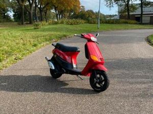 PIAGGIO ZIP TYPE 3 GEEL KENTEKEN 70CC — SCOOTERS | PIAGGIO — MARKTPLAATS