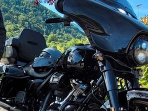 HARLEY DAVIDSON STREET GLIDE FLHXST 117