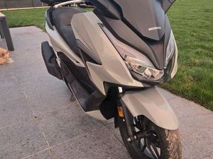 HONDA FORZA SCOOTER 125 ETAT IMPECABLE