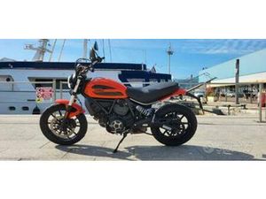DUCATI SCRAMBLER 400 SIXTY 2