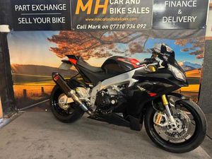 2014 APRILIA RSV RSV4 R APRC 3200 MILES AKRAPOVIC STUNNING SUPERBIKE PETROL MANUAL