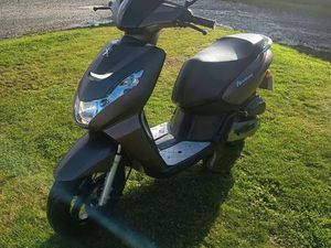 SCOOTER PEUGEOT KYSBEE