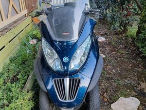 PIAGGIO MP3 400 – TRÈS FAIBLE KILOMÉTRAGE – ENTRETIEN COMPLET – PRÊT À ROULER