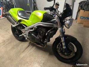 TRIUMPH SPEED TRIPLE