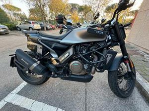 2021 HUSQVARNA SVARTPILEN 701 KM20000