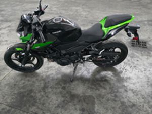 MOTO KAWASAKI Z 400
