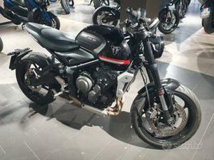 TRIUMPH TRIDENT 660