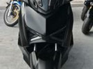 YAMAHA X-MAX 300 TECH BLACK