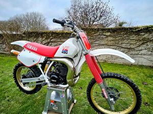 YZ 490