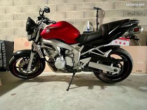 YAMAHA FZ6