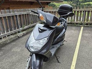 ROLLER YAMAHA CYGNUS 125 CANTON BERNE -