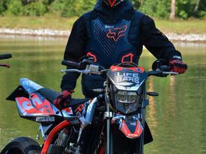 SWM RS 125 SUPERMOTO UMBAU UNFALLSCHADEN