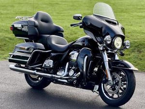 HARLEY-DAVIDSON FLHTK ELECTRA GLIDE ULTRA LIMITED 1868 CC 2019 - ONLY 8214 MILES