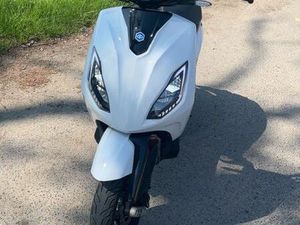 SCOOTER ÉLECTRIQUE PIAGGIO 1 ACTIVE