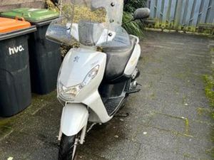 PEUGEOT KISBEE 4T 2011 GEEL KENTEKEN — SCOOTERS | PEUGEOT — MARKTPLAATS