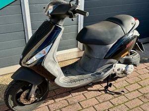 ② PIAGGIO ZIP 2020